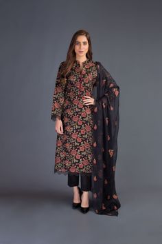 Bareeze Flowers Range Bnl840 Black Collection 2021 Black Kurti, Suits For Wedding, Stylish Kurtis Design, Simple Saree Designs, Pakistani Designer Suits, Simple Sarees, Gul Ahmed, Outfits Classy, Ladies Clothing