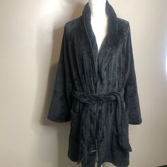 Victoria Secret Black Plush Robe New With Tags Size M/L Pr Black Winter Sleepwear For Lounging, Black Long Sleeve Sleepwear For Relaxation, Fitted Black Long Sleeve Sleepwear, Black Satin Robe, Victoria Secret Black, Plush Robe, Red Kimono, Hooded Robe, Lace Trim Shorts