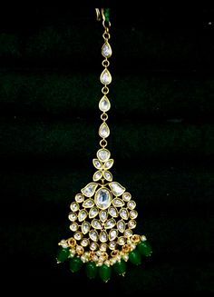 High quality jaipuri Kundan mang tikka. Gold plated. Semi precious stones and pearls. If have any queries please ask. Mang Tikka Gold, Mang Tikka, Jewellery Sets, Wedding Jewellery, Semi Precious Stones, Wedding Jewelry Sets, Semiprecious Stones, Precious Stones, Jewelry Sets