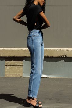 Meet the newest, must-have fit to add to your lineup. Our relaxed straight jean features an extra high 11 3/4" rise, vintage straight leg, a caballo side seam, button fly, and pocket grinding detail. Slim Straight Jeans Outfit, Midwest Style, Straight Jeans Outfit, Slim Straight Jeans, Slim Jeans, Slim Legs, Jean Outfits, Straight Jeans, Straight Leg Jeans