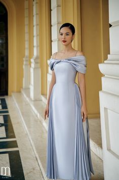 Diệp Chi Áo Dài | DeNio – Official Site Wide Legs Pants, Dresses Design, Mean Blvd, Blue Tone, Pure Beauty, Silk Material, Wide Legs, Asian Style, Straight Pants