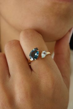 DSC02135.JPG Toi Et Moi Sapphire Ring, 2 Stone Engagement Ring, Secret Rings, Blue Topaz Stone, Dream Engagement, Dream Engagement Rings, Sky Blue Topaz, Stone Engagement Rings, Topaz Stone