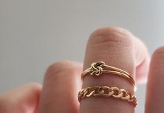 ❤ Gold Filled Heart Ring ❤ Gold Knot ring * Gold Filled know Ring * Infinity Best friends gift * sister gift * unique ring * stacking ring * ring for mom ❤ Material D E T A I L S * 100% 14k Gold Filled * All raw materials are USA sourced * Smooth, satin finish ❤Check out more ring style * Band Ring https://www.etsy.com/listing/800398855/personalized-coordinates-ring-14k-gold?ref=shop_home_active_5 * Thick Chain ring https://www.etsy.com/listing/794496193/gold-filled-chain-ring-sterling-silver?re Dainty Adjustable Stackable Rings For Gift, Handmade Infinity Rings For Anniversary, Handmade Adjustable Infinity Ring, Handmade Minimalist Infinity Rings, Minimalist Handmade Infinity Rings, Tiny Open Stackable Rings For Gift, Handmade Infinity Promise Ring, Handmade Dainty Midi Rings For Gift, Tiny Toe Ring For Gift