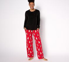 We can't wait for allll the pretty decorations, holiday parties, and (of course) the prezzies ... but it's not the whole package without a cozy Cuddl Duds pajama set!  We know you've been waiting for these micro-fleece jammies to make their add-to-cart appearance (us too!) so you can PJ all day and then sink into their lofty feel each night.  Need a matching set for festive photo ops, family hangouts, or pampering presents? Moms, daughters, and BFFs will enjoy twinning in these PJs (and you'll l Cuddle Duds, Lounge Pants Womens, Pockets Pants, Spandex Pants, Spandex Top, Cuddl Duds, Pink Bodycon Dresses, Holiday Wear, Sleepwear & Loungewear