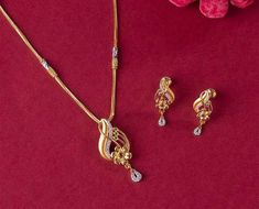 "Timeless Elegance: Custom Locket Pin Designs" Gold Pandel Set, Gold Pendal Set Design, Pendal Set Design In Gold New, Pendent Set Gold Light Weight, Lightweight Gold Necklace Indian, Light Weight Gold Pendant Set, Gold Pendent Set Indian, Gold Pendant Designs For Women