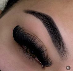 White And Black Lashes, Eyelash Styles, Makeup For Black Skin, Black Lashes