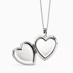 Hearts, precious metals, and diamonds that will never lose their shine serve as a symbol of our most humble and eternal gratitude. Chain Tattoo, Xmas Wishlist, Locket Pendant Necklace, Heart Locket, Locket Necklace, Precious Metals, Locket, Gratitude, Diamonds