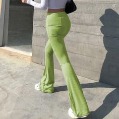 These Y2K-inspired slim-fit flared pants are a retro nod with modern comfort. High-waisted in a range of hues - purple, black, blue, green, brown - they combine cotton softness and polyester durability. Wide leg design for a sleek, yet relaxed vibe. Y2K aesthetic High waist 65% cotton, 35% polyester Wide leg Slim fitting Ribbed Flares, Summer Pants Women, Streetwear Mode, Spandex Pants, Corset Bustier, Boho Floral Dress, Flare Leggings, Flared Pants, Boho Maxi Dress