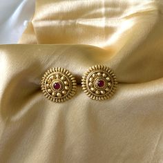 Golden Kundan Flower golden Stud earrings. Festive Gold Bridal Earrings For Pierced Ears, Gold Chandbali Earrings In Temple Jewelry Style, Gold Chandbali Temple Jewelry Earrings, Gold Plug Earrings For Festive Celebration, Festive Gold Plug Earrings For Celebration, Festive Celebration Gold Plug Earrings, Gold Chandbali Plug Earrings For Festive, Festive Gold Chandbali Plug Earrings, Gold Temple Jewelry Earrings