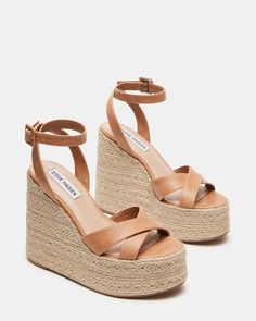 LULAH Cognac Leather Raffia Wedge | Women's Sandals – Steve Madden Summer Wedges Shoes, Wedge Sandals Outfit, Wedge Outfit, Summer Shoes Wedges, Tan Wedge Sandals, Heel Wedges, Strappy Wedge Sandals, Sandals Steve Madden, Sandal Wedges