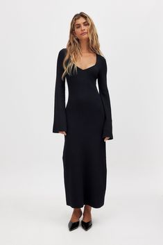 Fine Knitted Trumpet Sleeve Midi Dress Black | NA-KD Long Dress With Boots, Long Black Summer Dress, Black Midi Dress Casual, Long Sleeve Black Maxi Dress, Tops Fall Outfits, Maxi Dress Winter, Trumpet Sleeves, Sweater Maxi Dress, Dresses Casual Winter