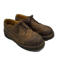 Mens/boys Dr. Doc Martens Brown Oxford Lace England EUC size 4. Condition is Pre-owned. Shoes measure (on inside sole) 9.5 in or 23.5 cm Shoes are in excellent used condition but do show signs of wear and do have minor scuffs. There is permanent marker on bottom of shoe. Shipped with USPS Priority Mail. H4 1 Clothing Png, Shoes Png, Moodboard Ideas, Oxford Platform, Brown Leather Shoes, Old Shoes, Leather Shoes Men, Permanent Marker, Mens Oxfords