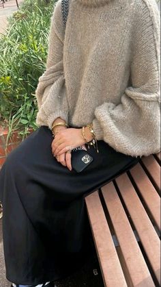 Mode Zara, Classy Casual Outfits, Hijabi Fashion, Modest Fashion Outfits, Modest Outfits, Types Of Fashion Styles, Fashion Classy, Modest Fashion