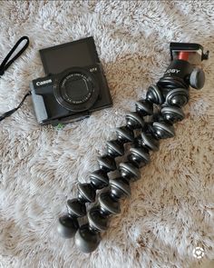 Looking for something to enhance the quality of your content? Are you a youtuber or just into photography? Here is my #canon power shot g7x mark ii camera and #joby tripod which takes credit for majority of my pictures/videos! #camera #tripod #vlog #blog #vlogger #YouTube #youtubechannel #subscribe #follow #comment 🌾: Questions? Find me on IG @amandaroblessed 🌾: Follow me in the LIKEtoKNOW.it app @amandaroblessed for more! Vlog Camera Tripod, Canon Camera For Vlogging, Vloggers Youtubers Aesthetic, Vlog Camera Aesthetic, Tripod Aesthetic, Blog Camera, Camera On Tripod, Youtuber Life, Content Camera