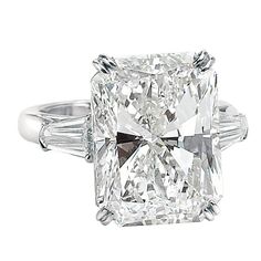 David Rosenberg 15.03 Carat Radiant Cut GIA Certified Diamond Engagement Ring | From a unique collection of vintage Engagement Rings at https://www.1stdibs.com/jewelry/rings/engagement-rings/. Radiant Cut Diamond Engagement Rings, Radiant Cut Engagement Rings, Simulated Diamond Rings, Look Retro, Ringe Gold, Radiant Cut Diamond, Engagement Ring Cuts, Radiant Cut, Platinum Ring