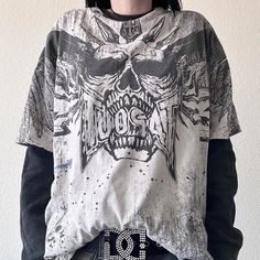 44339208224868|44339208257636|44339208290404|44339208323172 Emo T Shirt, Grunge Fits, Vintage Mall, Trashy Outfits, Print Shirts Women, Emo Style, Grunge Affliction, Gothic Tops, Affliction Style