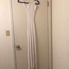 Brand: Hometown Boutique Size: M Color: White It’s Stretches. White Stretch Maxi Dress For Night Out, White Stretch Maxi Dress For Brunch, Spring White Stretch Maxi Dress, White Stretch Maxi Dress For Spring, Spring Stretch White Maxi Dress, Casual White Maxi Dress For Night Out, White Maxi Dress For Spring Night Out, Velvet Holiday Dress, Anastasia Dress