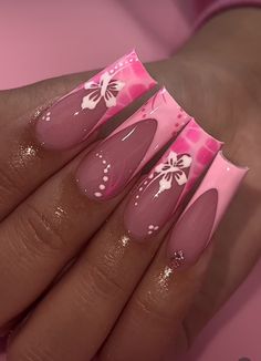 Summer Nail Inspo Tapered Square, Pink And White Nails Y2k, Pink Vacay Nails, Long Summer Nails Designs, Short Nails Acrylic Summer 2024, Y2k Hibiscus Nails, May Nails Ideas 2024 Square, Pink Nails Ideas 2024, Vacation Nails Mexico