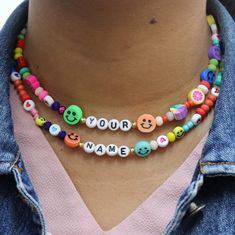 Индивидуальное ожерелье из бисера ожерелье рождественского | Etsy Россия Bead Name Necklace, Woman Necklace, Polymer Beads, Pop Color, Colorful Necklace, Fun Bracelet, Necklace Colorful, Beach Bracelets, Beach Necklaces