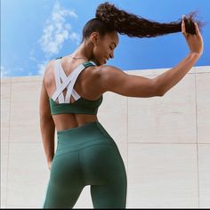 Brand New - Super Cute - Wear It To The Gym Or Out - The Jacket Is Very Stylish - Employee With Fabletics Got Tons Of Clothes Modele Fitness, Sport Model, Estilo Fitness, Musa Fitness, Fitness Photoshoot, Fitness Photography, Foto Poses