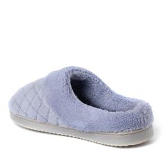 Relax no matter the weather with these unique, temperature regulating clogs that keep your feet cozy or cool. Super soft terry materials alongside memory foam insoles provide unbeatable comfort. An easy on, easy off design adds a touch of extra convenience and durable, indoor/outdoor outsoles make these the perfect go-to for around the house. When it's time for a quick refresh, these machine washable slippers are a breeze to clean. Foam Slippers, Clog Slippers, Closed Toe Shoes, House Slippers, Womens Slippers, Party Outfit, Memory Foam, Clogs, Fitness Fashion