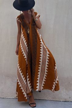 Beach Dates, Bohemian Casual Dress, Aztec Print Maxi Dress, Look Boho Chic, Beach Date, A Line Maxi Dress, Maxi Dress Sale, Beach Maxi Dress, Ethnic Print