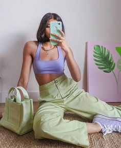 Mode Pastel, Trendy Outfits 2020, Moda Hippie, Yellow Clothes, Wearing Color, Smart Casual Outfit, Outfit Trends, Green Outfit, Grunge Style