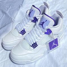 Jordans 4 Purple, Cute Jordans, Nike Shoes Women Fashion, Pretty Sneakers, Yantai, Nike Fashion Shoes, Basket Style, Preppy Shoes, Pretty Shoes Sneakers