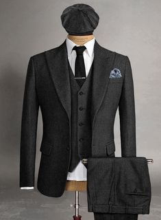 Rich Suits Men, Tailored Mens Suit, Black Vintage Suit Men, Charcoal Tweed Suit, Thomas Shelby Style, Peaky Blinders Suits Mens Fashion, Dark Tweed Suit, Peaky Blinders Wedding Suits, Peaky Blinders Suits Wedding