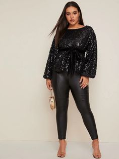 Blouse Soiree Outfit, Sparkle Top Outfit, Glitz And Glam Outfit, Sequins Top Outfit, Winter Birthday Outfit, Soiree Outfit, Safari Chic, Glam Outfit