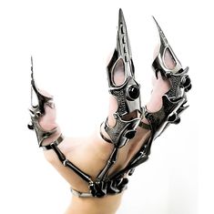 Embrace the magical darkness with these Witch King's Adjustable Finger Rings!Crafted for magic wielders looking for an accessory to complete their look, this set combines edgy, gothic design with adjustable comfort for a one-of-a-kind accessory. Key Features: Adjustable Finger Rings and Skeleton Bracelet Glove: Each set includes multiple finger rings which can be adjusted to fit your fingers. Whether you prefer to adorn one finger or many, these rings offer flexibility to suit your style. Combin Cool Gloves, Gloves With Claws, Goth Gloves, Claw Rings, Skeleton Bracelet, Bone Bracelet, Dark Rings, 2 Hands, Pretty Knives