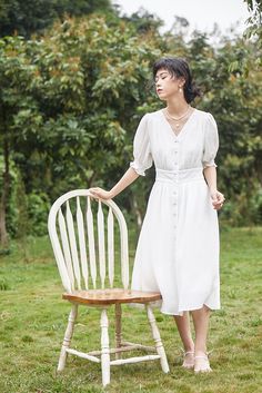 SKYE San Francisco Shop SF Chic Modern Elegant Classy Women Clothing French Parisian Minimalist Fashion Dress white 5 Parisian Style Dress, Minimalist Fashion Dresses, Classy Parisian Style, White Dress Classy, Modest Women, Classic White Dress, Classic Style Outfits, Dress Classy, Classy Chic