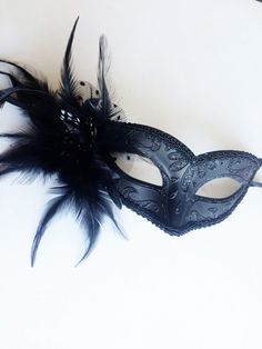 Black Men women Couple black Venetian Masquerade Ball Costume Party Masks Black Feather Masquerade Mask, Carnival Masquerade Eye Mask For Costume Party, Black Masquerade Mask For Mardi Gras Costume Party, Eye Mask For Masquerade Costume Party At Carnival, Black Masquerade Mask For Halloween Wedding, Gothic Masks For Mardi Gras Theater, Gothic Masks For Theater And Mardi Gras, Black Masquerade Mask For Wedding Carnival, Black Venetian Masquerade Mask For Carnival