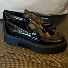 Zara Size 39 (Us 8). Chunky Black Patent Style Loafers. Nwt, But Minor Scuffing. Never Worn Out. With Box. Style Loafers, Zara Shoes, Zara Black, Flat Shoes Women, Loafer Flats, Loafers, Zara, Women Shoes, Women Shopping