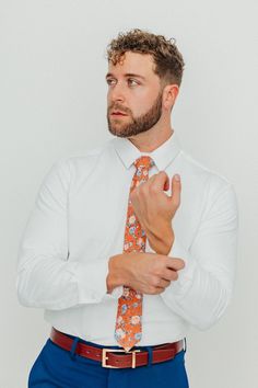 We pride ourselves in offering our customers some of the best skinny ties money can buy. Each DAZI tie is handmade from high quality imported fabrics. Features: Approx. 2.5" wide at the tip Approx. 58" in length 100% Cotton Double Windsor, Boys Ties, Cool Ties, Tie Bar, Tall Guys, Pocket Square, Neck Tie, Cool Designs, Money