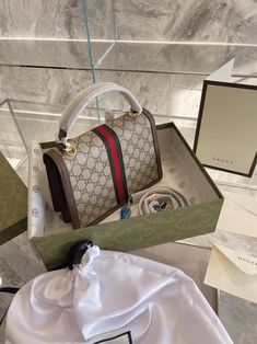 PRODUCT��DETAILS Includes Shipping bags, dustbag sleeper, care manual, booklet, tag. New Fashion, Gucci Purses, Top Handbags, Gucci Shoulder Bag, Luxury Handbags, Gucci Bag, Louis Vuitton Damier, Dust Bag, Bag Lady