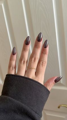 Nail Trends 2024 Autumn, Nail Ideas For November 2024, Dark Nails With Chrome, Nails 2024 November, Chocolate Glaze Nails, Grey Brown Nails, Moscow Mule Nails, Trendy Autumn Nails