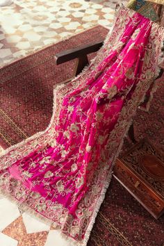 Indian Ivory Raw Silk Gharara Shirt Bridal Shawl Indian, Bridal Chunri Dupatta, Heavy Bridal Saree, Dupatta Aesthetic, Heavy Bridal Dupatta, Bridal Dupatta Designs, Heavy Embroidery Dupatta, Silk Gharara, Shawl Shirt