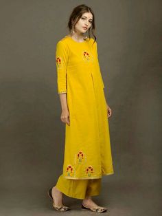 ♡♬ Long Kurti Design, Kurta Embroidery, Yellow Kurti, डिजाइनर कपड़े, Kurti Sleeves, Kurtis Designs, Kurti Sleeves Design, Long Kurti