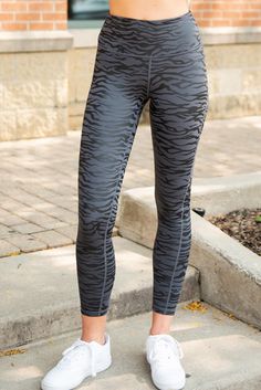 This beautiful leggings were designed with a high waist and a fitted yet breathable fabric and features a comfortable four-way stretch design and a dark taupe and black zebra stripes print. Can be used to workout of paired with tunics, sweater dresses, tees and more Material: 80% Polyester, 20% Spandex. Lining: 100% Polyester.Care: hand wash in cold water, line dry. Black Leggings Casual, Cheap Leggings, Zebra Stripes, Fashion Jeans, Dark Taupe, Sweater Dresses, Black High Waist, Striped Leggings, Print Leggings