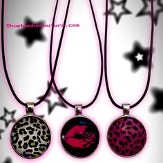 Choose between 3 different designs! - Pink cheetah - Rainbow leopard - Pink lips * Design on the front side only. * HANDMADE!  Material of the necklace: faux leather  Length: 18 inches  ♡ hi, thank you so much for supporting my Y2K shop! I want to bring nostalgia and happiness to everyone who shops with me! Nostalgia was always an escape from negativity for me, as well as causing me extreme happiness and I want to help others feel the same kind of happiness I feel from it! NO RETURNS / NO REFUND Y2k Metal Necklaces For Parties, 2000s Necklace, 2000s Choker, Mcbling Earrings, Pink Punk Necklace For Party, Scene Necklace, Mcbling Necklace, Early 2000s Emo, Y2k Baddie