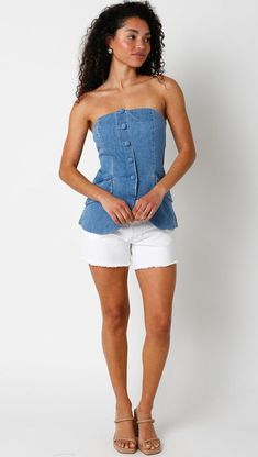 Transform your outfit with our stunning denim strapless vest! Featuring a side zipper closure and elastic back, it provides both style and comfort. Perfect for any occasion, it's a must-have addition to your wardrobe! Fitted Strapless Denim Vest For Summer, Casual Strapless Denim Vest, Trendy Blue Strapless Denim Top, Blue Strapless Denim Vest, Blue Denim Sleeveless Tube Top, Strapless Vest, Strapless Top Outfit, Athleisure Jumpsuit, Top Outfit