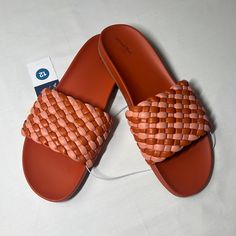 Nwt Universal Thread Cognac (Orange Red) Women's Polly Woven Slide Sandals Size 12 Preowned-Great Condition (Please View All Photos Carefully). Note: Actual Colors Of Items May Vary Due To Camera Flash And Lighting. Happy Shopping Camera Flash, Universal Thread, Orange Red, Slide Sandals, Color Orange, Women's Shoes Sandals, Cognac, Happy Shopping, Shoes Sandals