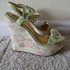 Brand New Never Worn Heels: 5" Platform: 1.5" Early 2000s Heels, Beach Heels, Bob Shoes, Wedged Heel, Floral Wedges, Wedges Heels, Cute Shoes Heels, Funky Shoes, Sandal Platform