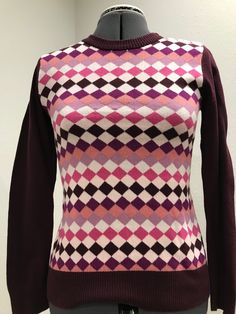 Fun and quirky argyle sweater in great colors of pink and burgundy.  Tag says "maternity," but there is not extra belly room in this delightful sweater.  Wear with jeans, a skirt, layer with pink prints or jackets.  A great statement piece.  Cotton knit and washable.  Slightly faded but otherwise in great condition. Pink Prints, Sweater Boho, Pink And Burgundy, Argyle Sweater, Vintage Sweater, Cotton Knit, Vintage Sweaters, Pink Print, Women Pullover