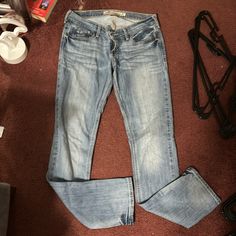 Excellent Condition! Never Worn! Old Hollister, 2000s Abercrombie, Poshmark Clothes, Bod Goals, Thrift Clothes, Vintage Hollister, Jeans Hollister, Thrifted Outfits, Clothing Pieces