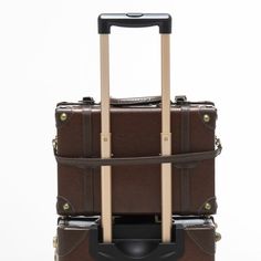 Inspired by the greatest period of traveling, the roaring 1920s, Cotrunkage’s handcrafted minimalism vintage luggage set features a dense wrap-around microfiber leather body that is complemented by heavy-duty corned stitching for maximum protection. The soft leather handle is plush to the touch and wears handsomely over time as the bronze TSA locks lighten with every adventure. We’ve also woven art print lining across the entire bag for a touch of detail and chic flair to sharpen your look. So p Brown Leather-lined Luggage For Travel, Brown Luggage With Leather Lining For Trips, Classic Brown Travel Bag With Luggage Sleeve, Classic Brown Travel Accessories With Luggage Sleeve, Classic Brown Travel Accessories With Leather Handles, Brown Luggage With Leather Handles For Trip, Classic Brown Luggage For Overnight Trips, Classic Brown Travel Accessories For Trip, Classic Brown Travel Accessories For Business Trips