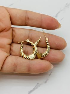 ❤️ Real 10k Gold Shrimp Earrings  ❤️ Polished finish with heart ❤️ Approx 24mm  ❤️ Yellow gold ❤️ Fine jewelry ❤️ Aretes estilo camarón en oro de 10 Kilates   ❤️ Aproximadamente 24 milímetros de largo  ❤️ Aritos oro pulido   ❤️ Arracadas de mujer  Stock #031054 Tarnish Resistant Heart Hoop Earrings For Anniversary, Valentine's Day Heart Earrings Tarnish Resistant, Valentine's Day Tarnish-resistant Heart Earrings, Valentine's Day Tarnish-resistant Round Earrings, Valentine's Day Heart-shaped Tarnish-resistant Earrings, Gold-plated Silver Heart Earrings Tarnish Resistant, Silver Gold-plated Tarnish-resistant Heart Earrings, Yellow Gold Open Heart Earrings Tarnish Resistant, Tarnish Resistant Silver Gold-plated Heart Earrings