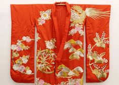 Exceptional Embroidered Japanese Ceremonial Kimono For Sale at 1stDibs Taisho Period, Wedding Kimono, Kimono Design, Meiji Period, Art Furniture, Asian Art, Period, Textiles, Saree