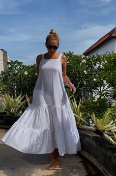 LUNA  100% linen loose dress  One size (s-l) Color: white Handmade in Bali with lots of love  We do accept returns, but to avoid this please kindly check the measurements given:  Bust (flat laid) 54 cm (21.25 inches) Hips 68 cm (26.77 inches) Length 130 cm (51.81 inches) The mesurments of the model are 162/88/68/94 (63,77/34.64/26.77/37 inches) and she usually wears size S Airy Midi Dress For Beach And Summer, White Linen Sundress For Brunch, White Linen Sundress For Day Out, Flowy Linen Dress For Summer Brunch, Breezy White Maxi Dress For Beach Cover-up, Airy Maxi Dress For Beach, White Breezy Dresses With Relaxed Fit, White Flowy Midi-length Beach Dress, Relaxed Fit Summer Maxi Dress For Brunch